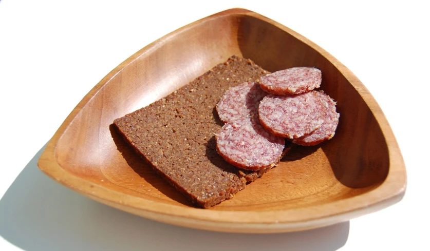 there is a closeup picture of some meats in a bowl