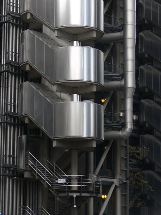 there are stairs on the side of a large building