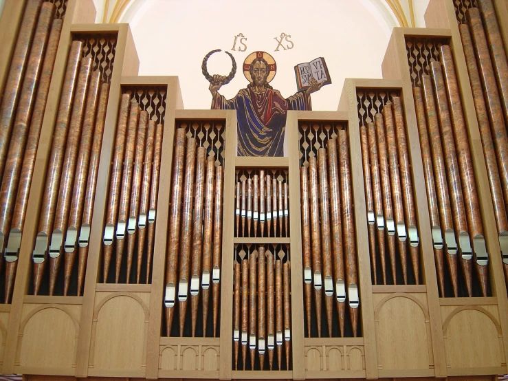 a pipe organ is pictured in this building
