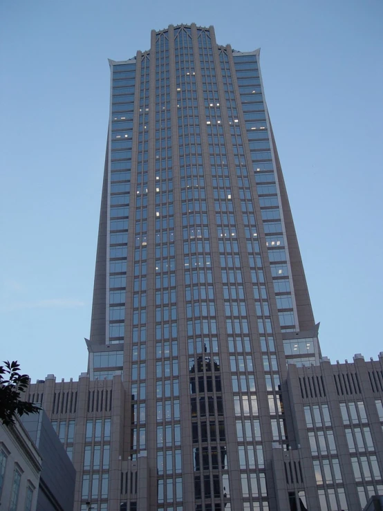 a tall skyscr that has windows in each floor