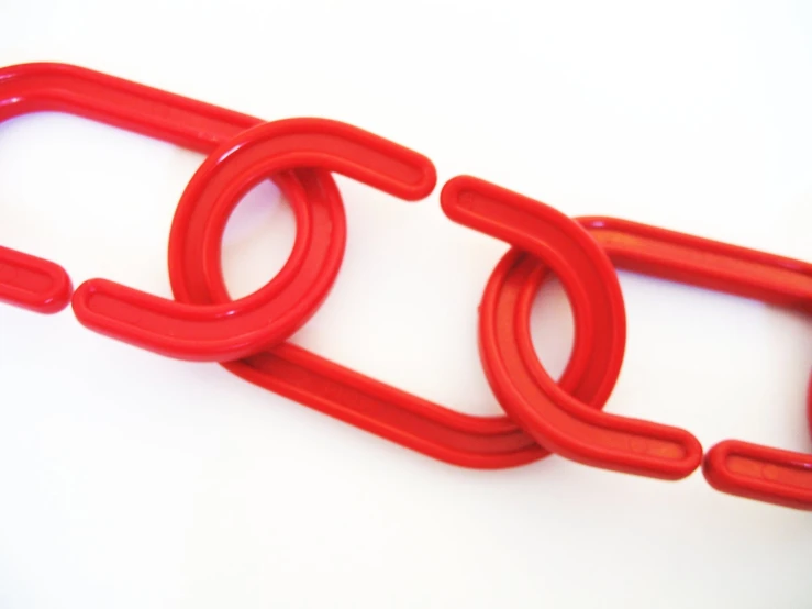 the red links have a square cut out on them