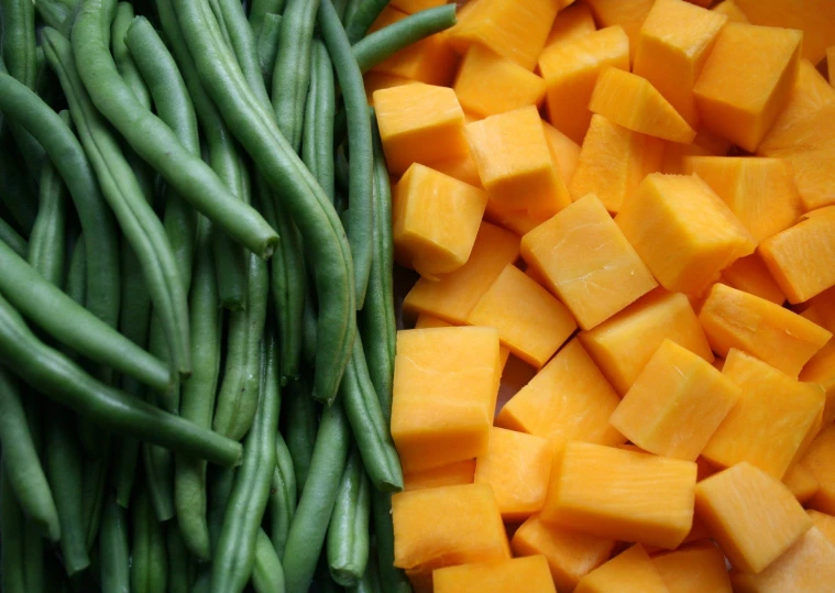 a green beans and carrots side by side