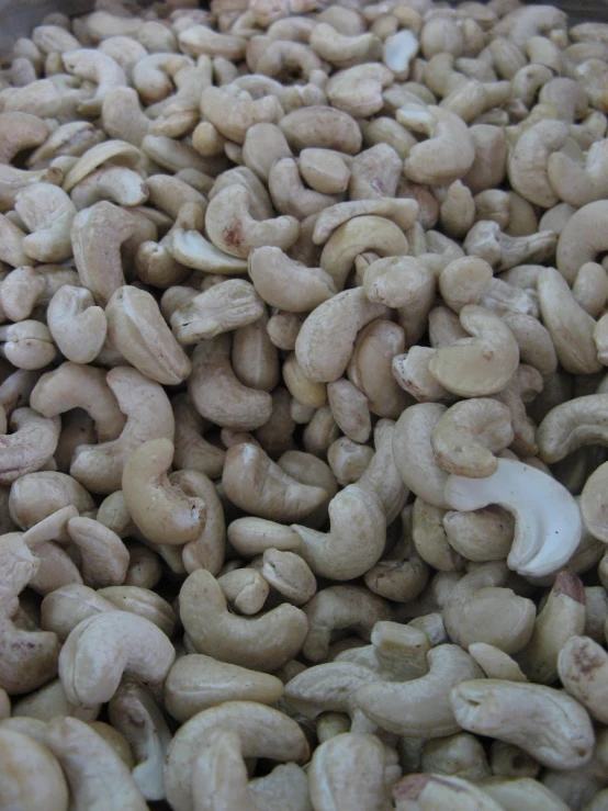 cashews and other vegetables are mixed together