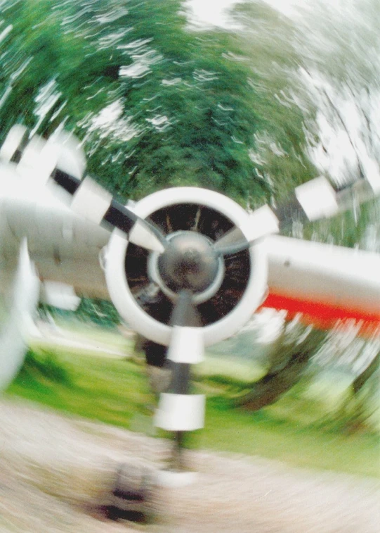 a blurry image of an aerial view of a machine