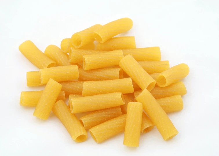 a bunch of small slices of yellow pasta