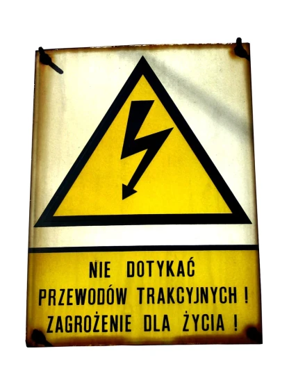 sign showing that electricians are in danger