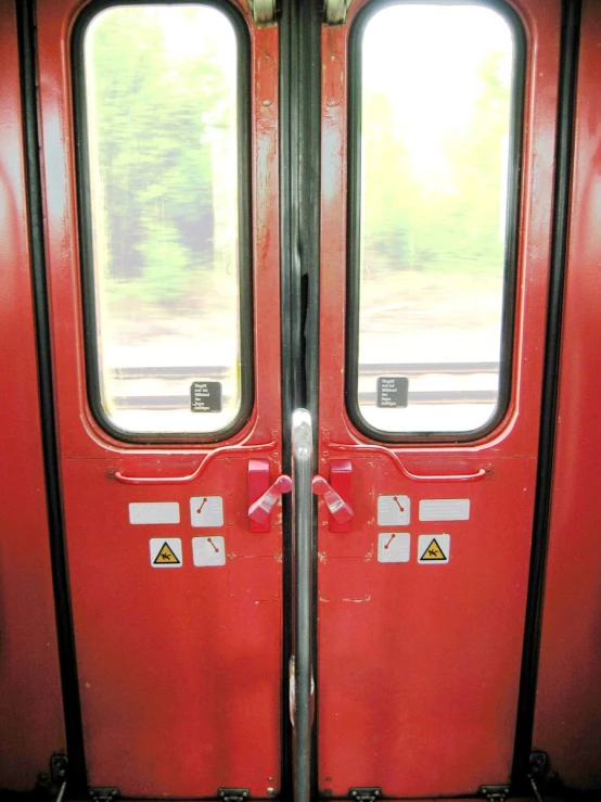 the door to a train has two sidelights