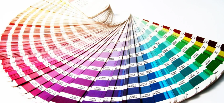 a pantone mat with colors in it