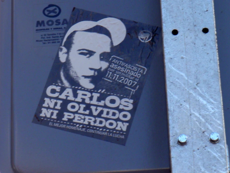 a sticker hanging on a parking meter stating that it is not working for castro