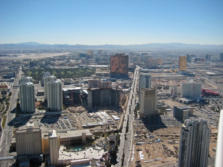 the city is being built by many large buildings