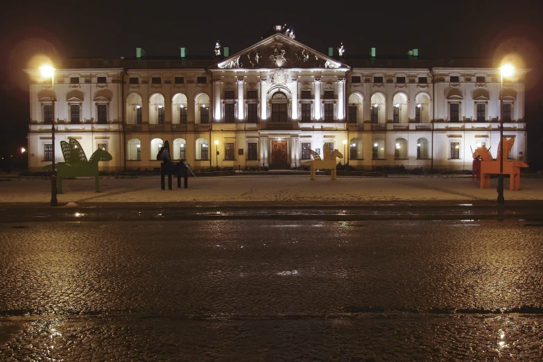 a large building that has people in it