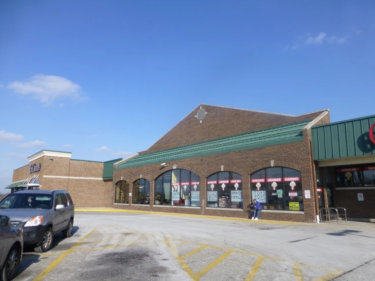 the front view of a fast food restaurant