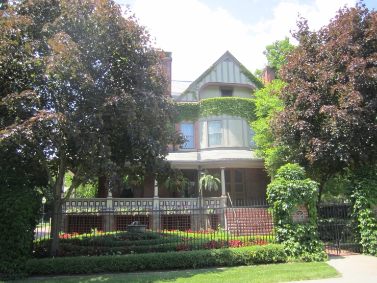 an image of a large home in the countryside