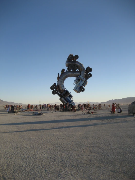 an unusual piece of art in the middle of the desert
