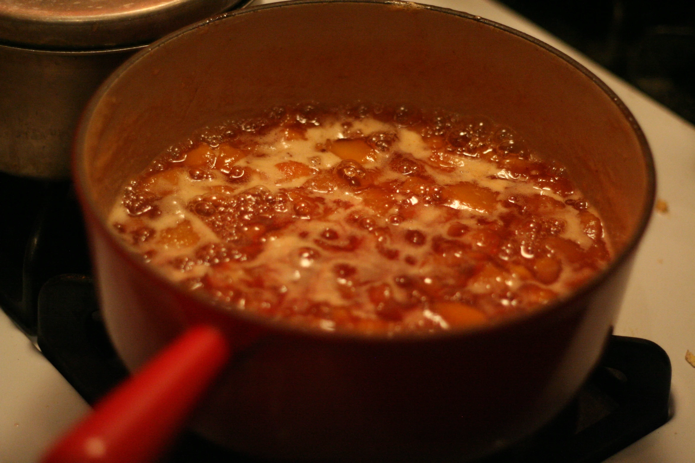 a large pot with some kind of food inside of it