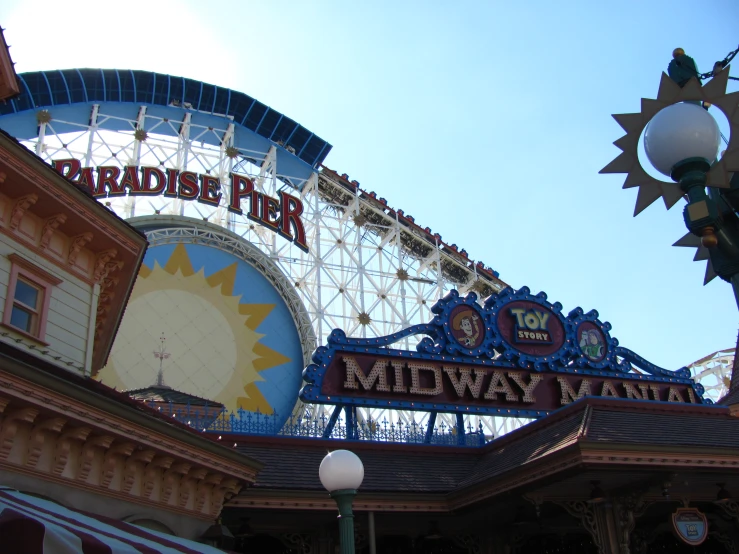 the entrance to a carnival in an amut park