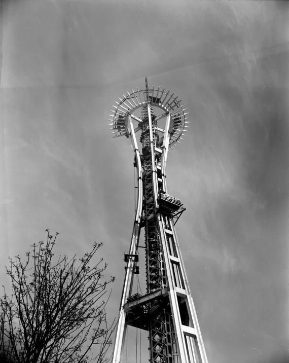 an old ferris wheel in black and white