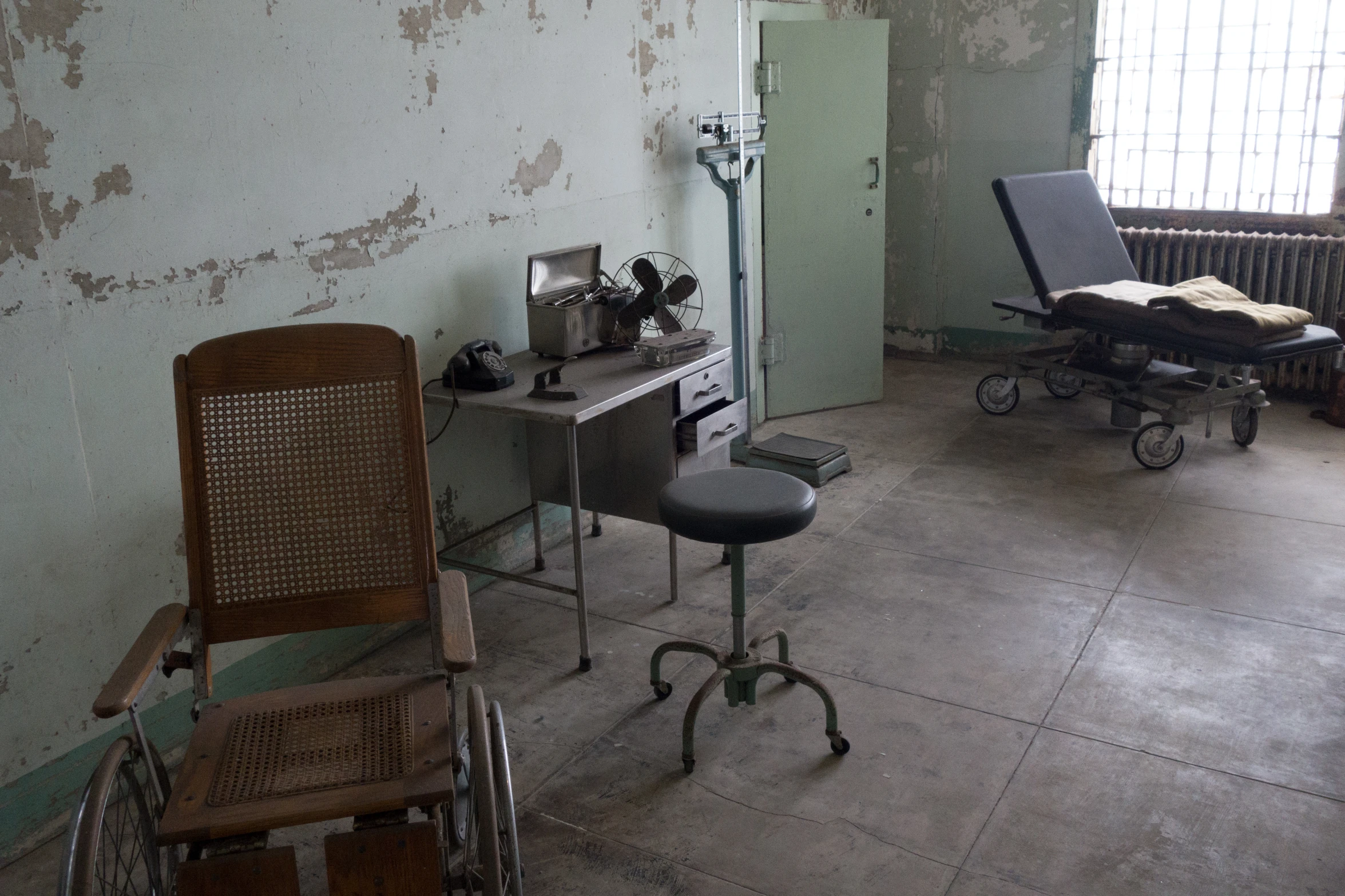 a room that has some old fashioned chairs in it