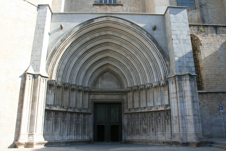 a large cathedral with a large arched doorway