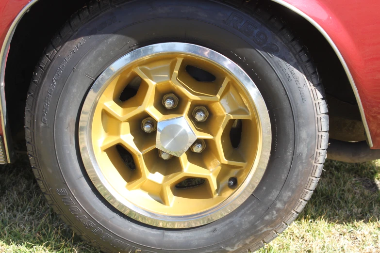 the wheel and spokes on a vehicle