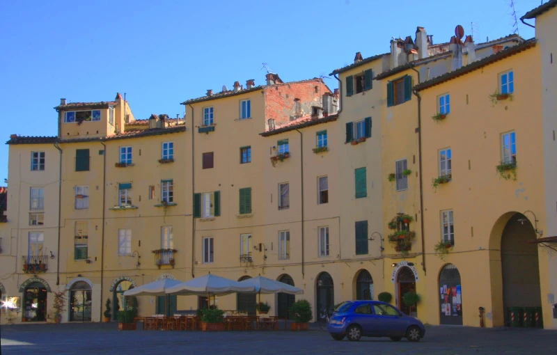 a view of a bunch of buildings and cars in the middle