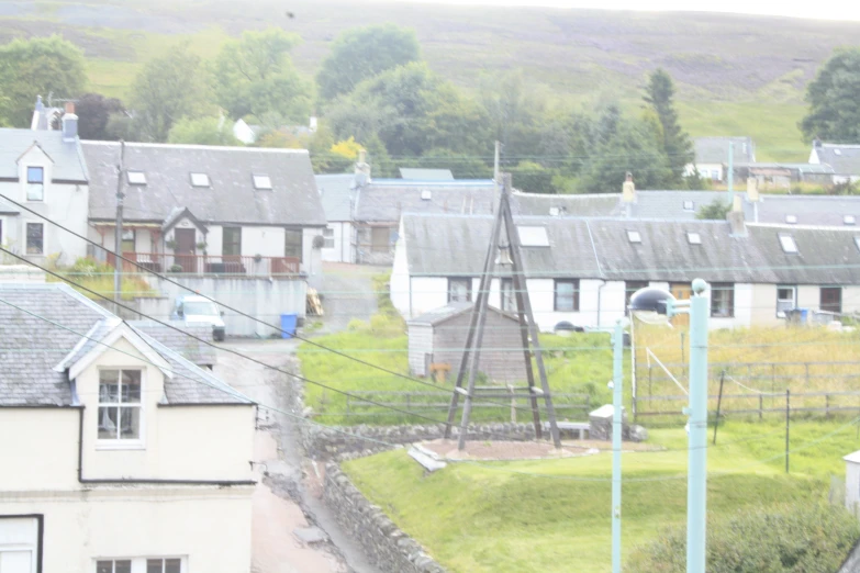 a large number of houses next to each other