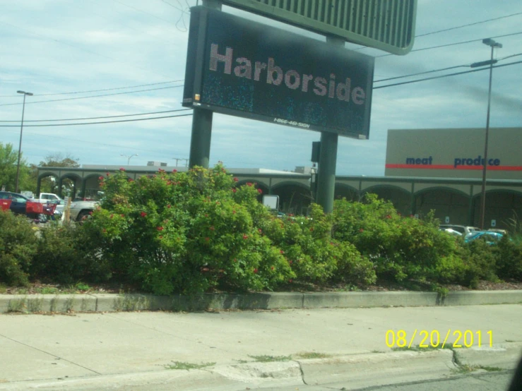 the harbor side store is closed down for business