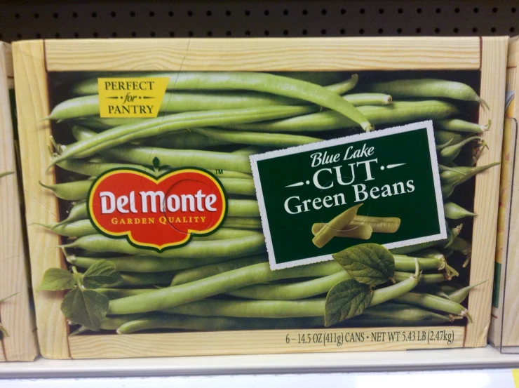 a packaged package of del monte green beans on display