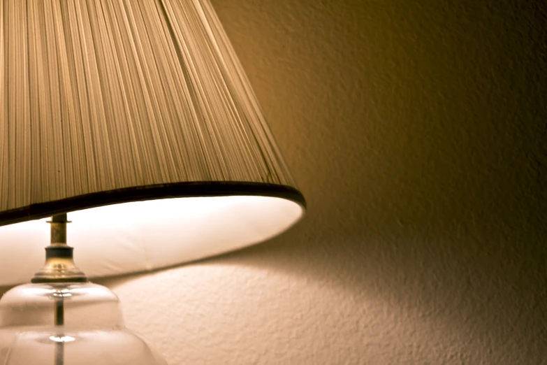 this lamp shade can be adjusted in half any way possible