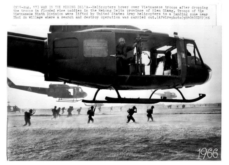 soldiers and military men are running from a military aircraft