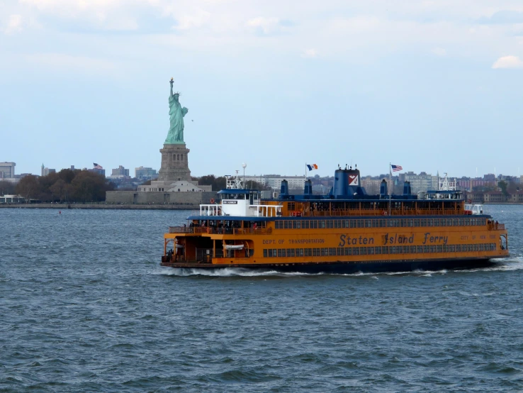 the ferry is sailing in the middle of the water