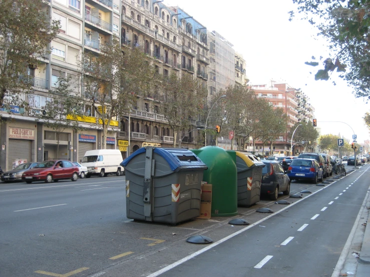 a lot of trash is on the side of the street