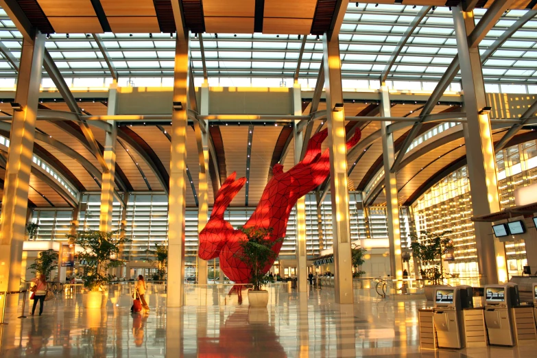 this building has very large sculptures in the foyer