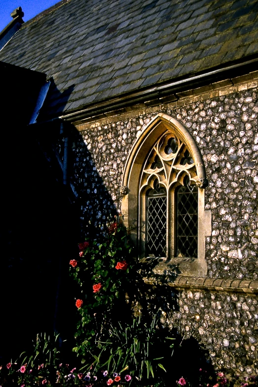 a building with many different windows and decorations