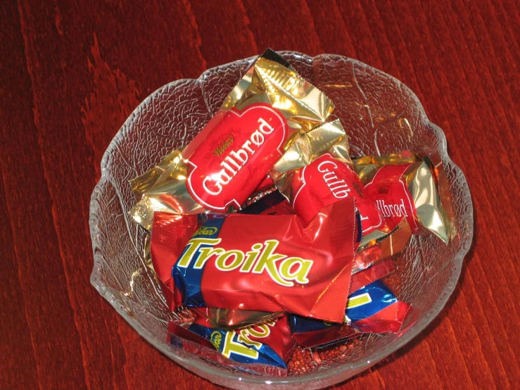 a bowl filled with a bunch of herso and chocolate