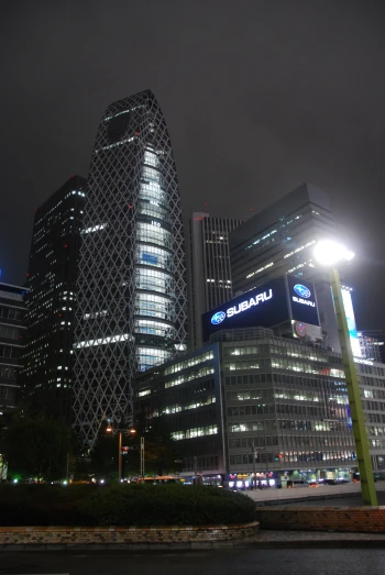 a night view of a modern skyscr in the city