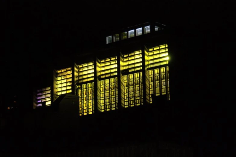 the light is reflecting off of the windows on this building