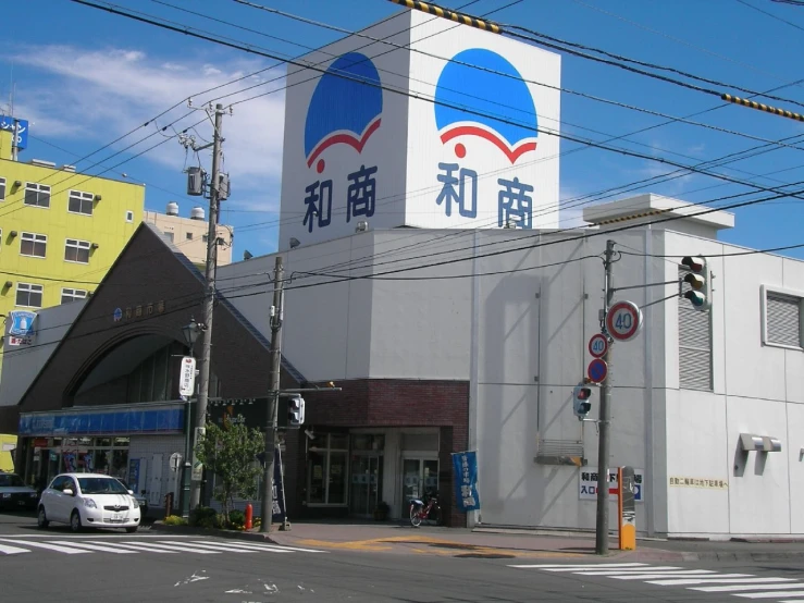 an empty building with no people in it