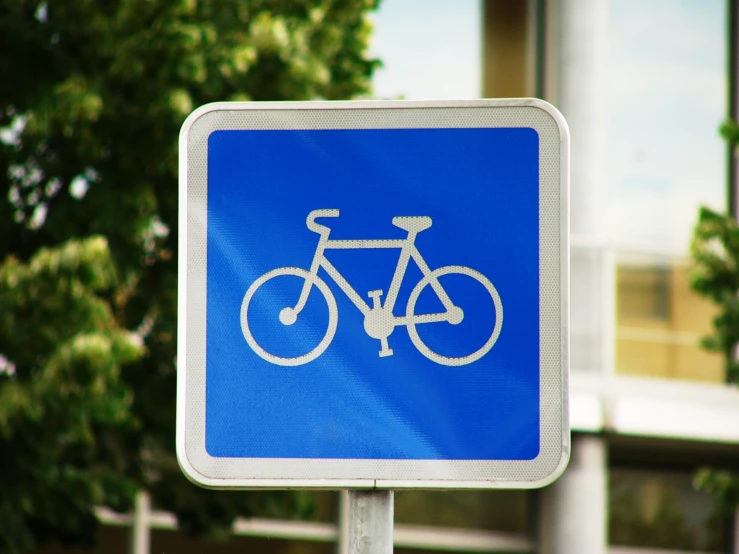 the blue sign shows the bike on the front