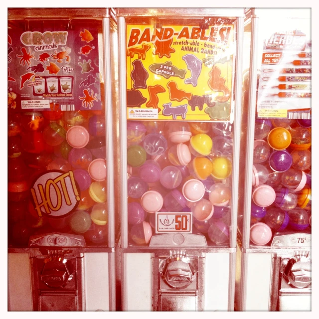 a machine that has many different colored balls on it