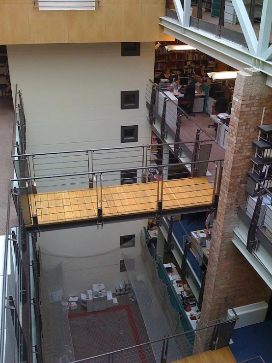 a fire escape walkway attached to a liry building