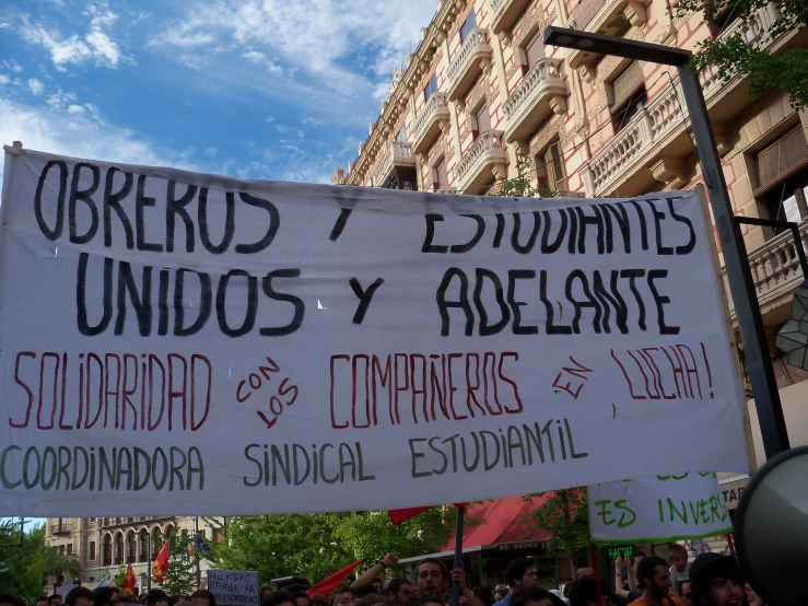 a banner reads orbebu, unodos y pecados with political information