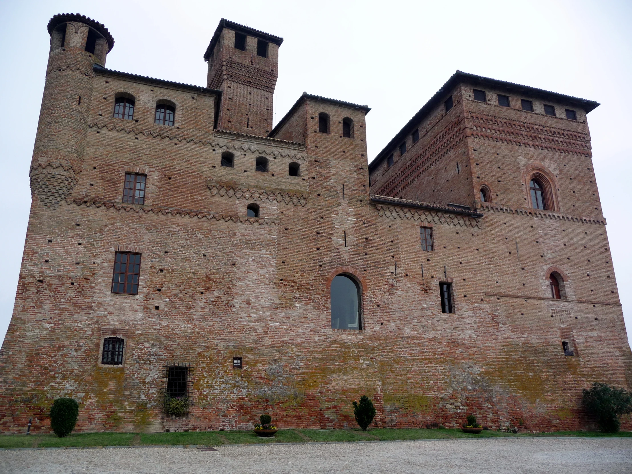 this castle is made up of red bricks