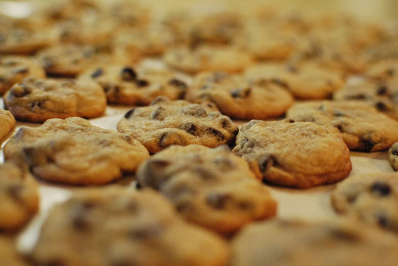 a close up view of a bunch of cookies