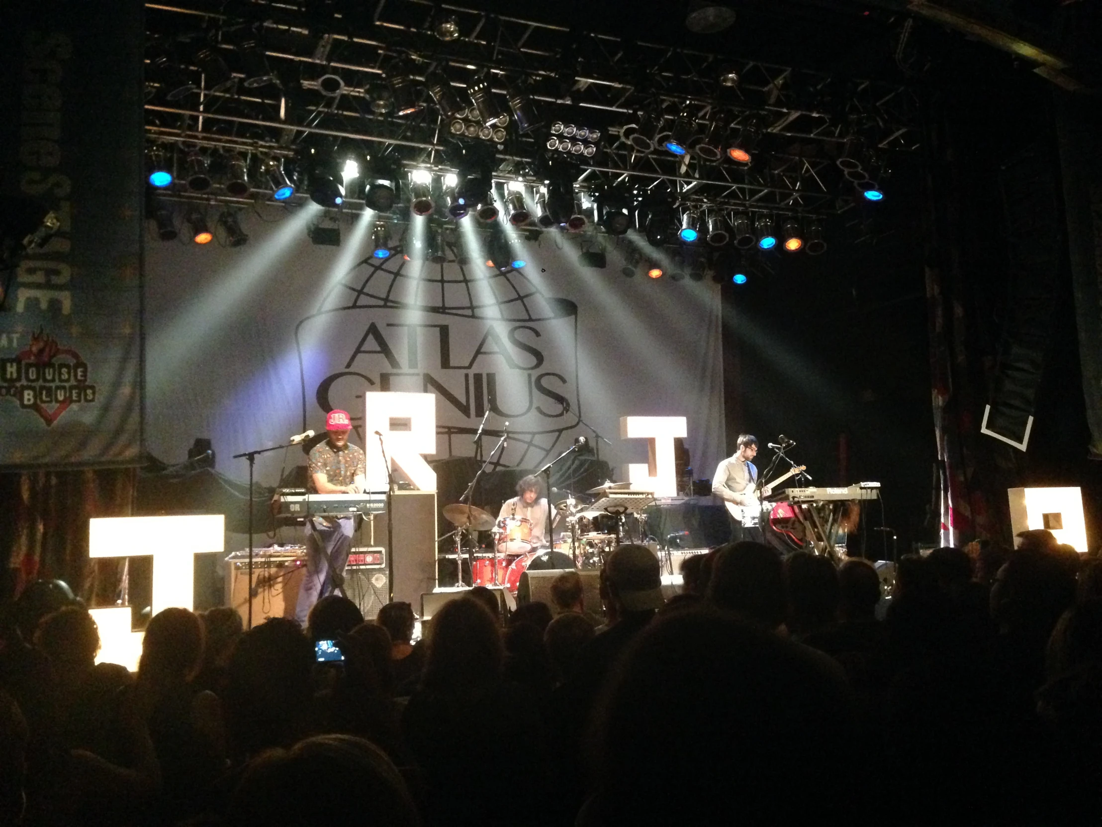 stage lighting and music performers at a concert