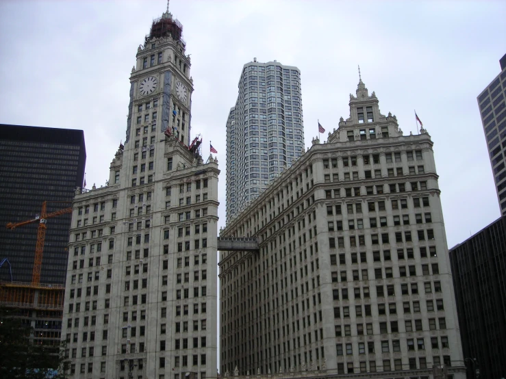 very tall buildings surrounding each other in the city