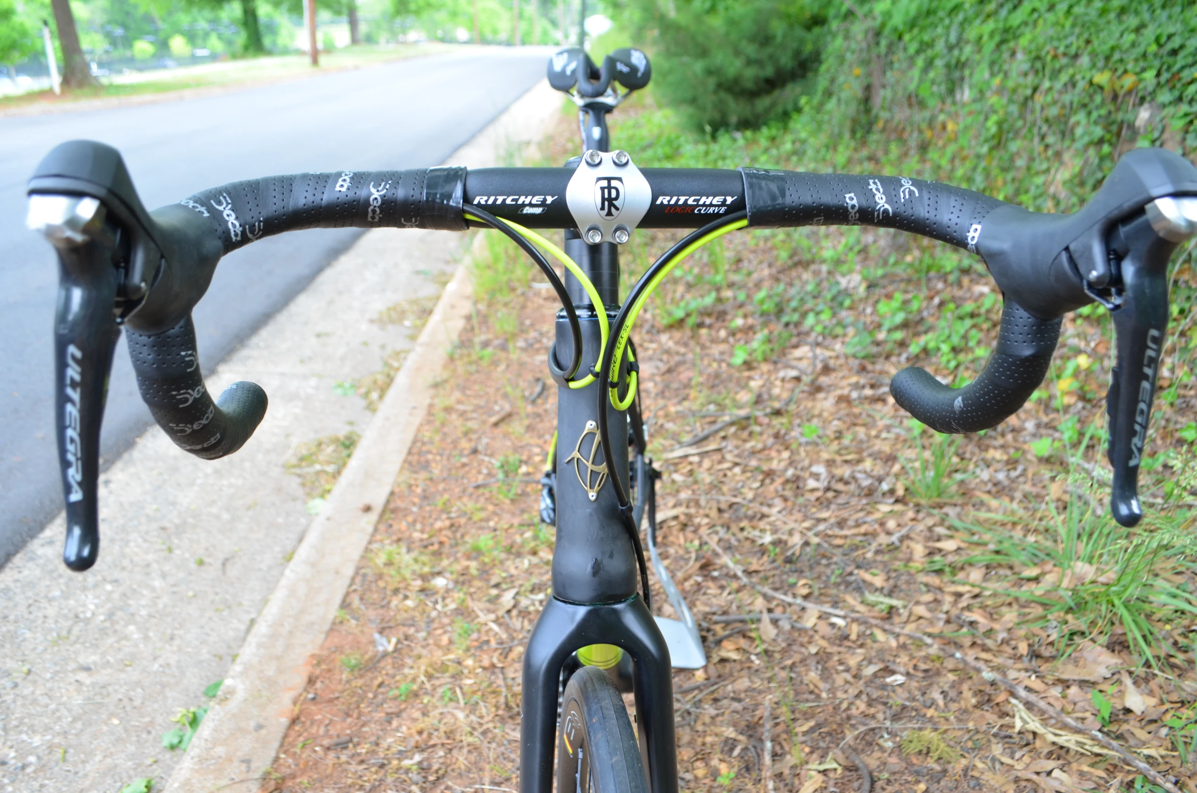 the top part of the bike showing the handles