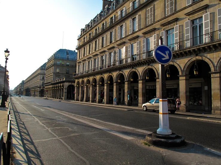 a street that has cars parked by it