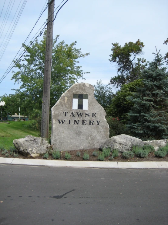 a sign on the side of the road for the town of west haven