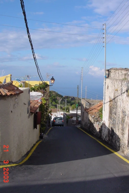 an empty street that has no people on it